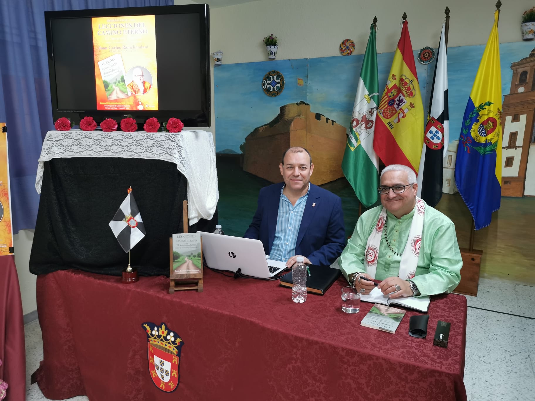 Juan Carlos Ramchandani presenta su libro en la Casa de Ceuta en Algeciras